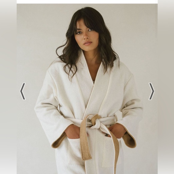 Wool wrap coat - Picture 2 of 16